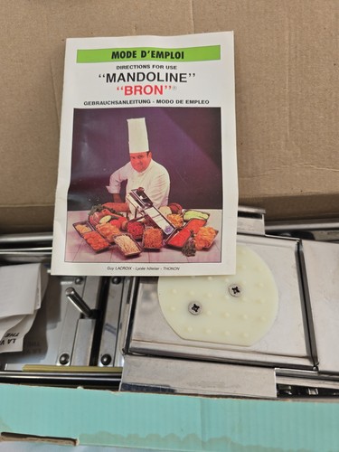 Off new bron mandoline - off.,